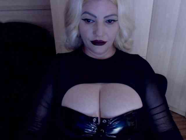 Mistress-Demi webcam