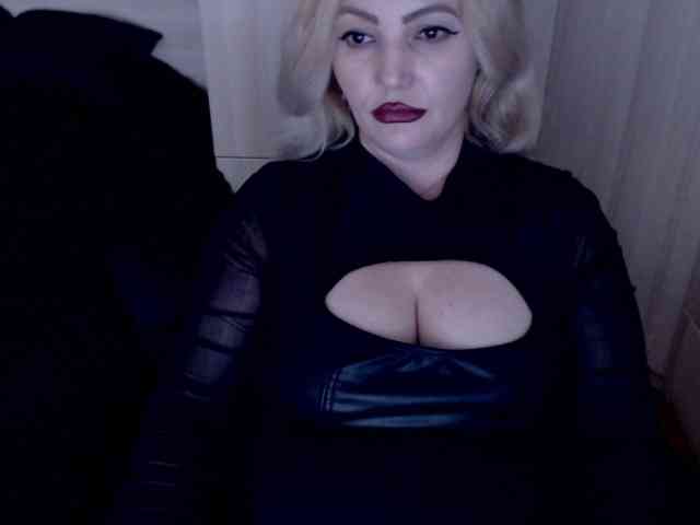 Mistress-Demi webcam