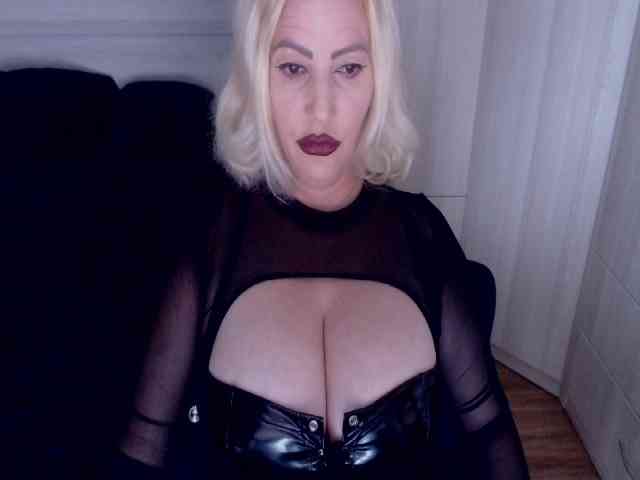 Mistress-Demi webcam