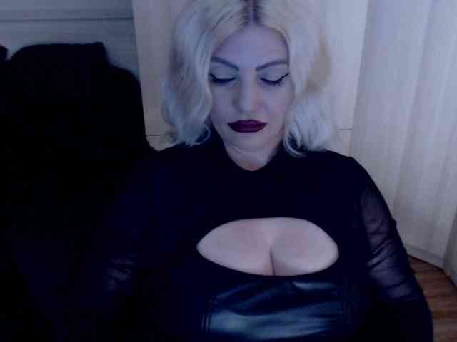 Mistress-Demi webcam