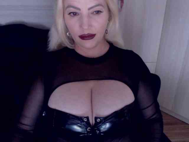 Mistress-Demi webcam