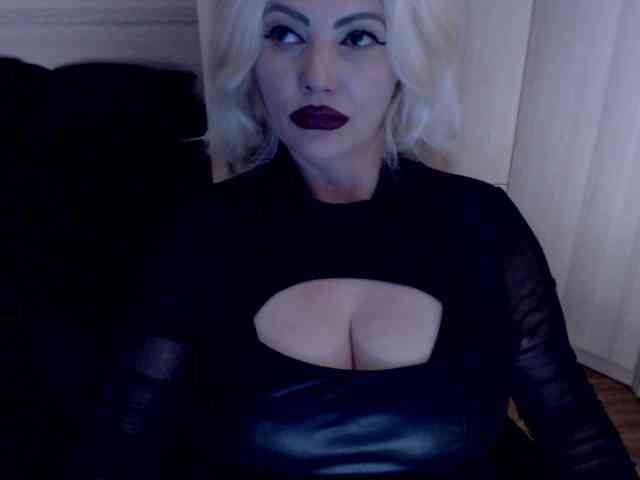 Mistress-Demi webcam
