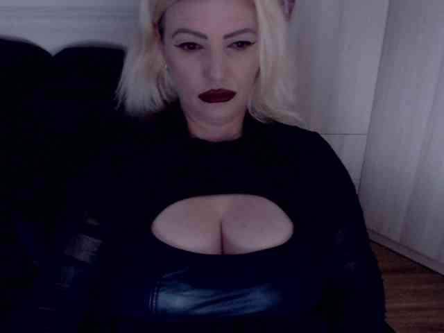 Mistress-Demi webcam