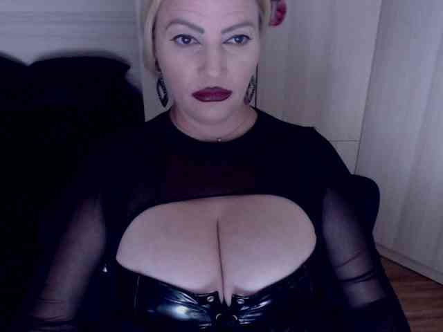 Mistress-Demi webcam