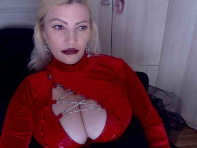 Mistress-Demi webcam