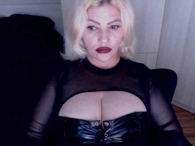 Mistress-Demi webcam