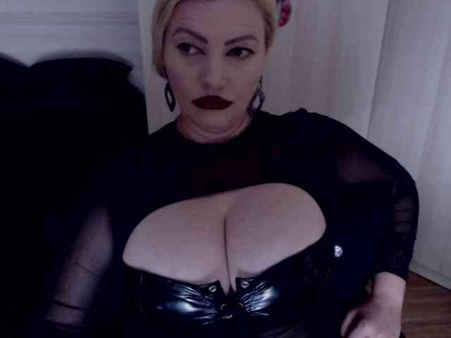 Mistress-Demi webcam