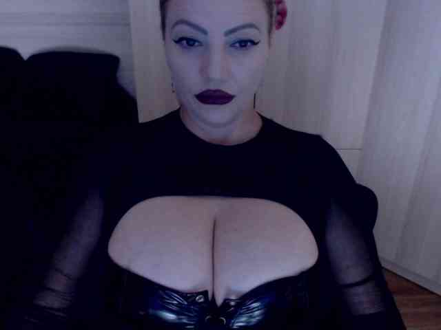 Mistress-Demi webcam