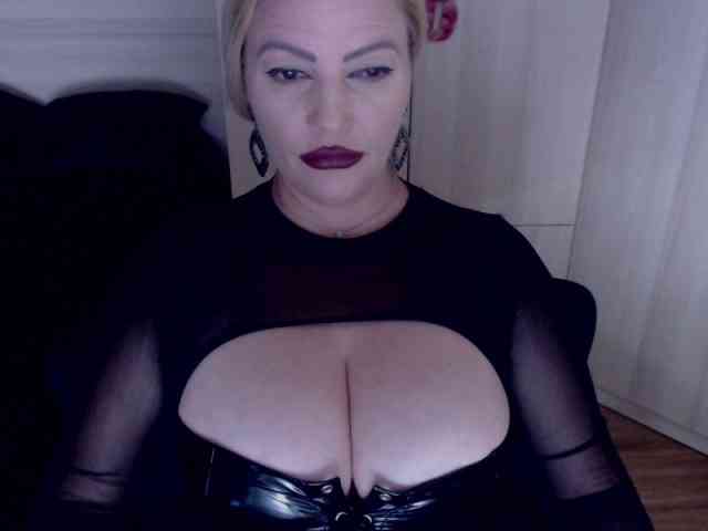 Mistress-Demi webcam