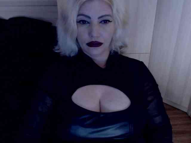 Mistress-Demi webcam
