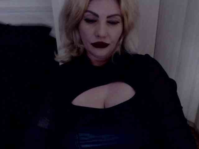 Mistress-Demi webcam