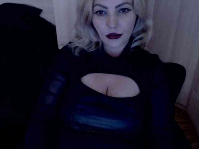 Mistress-Demi webcam
