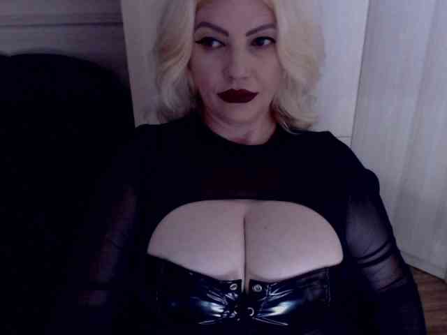 Mistress-Demi webcam