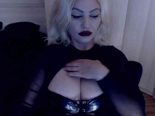 Mistress-Demi webcam