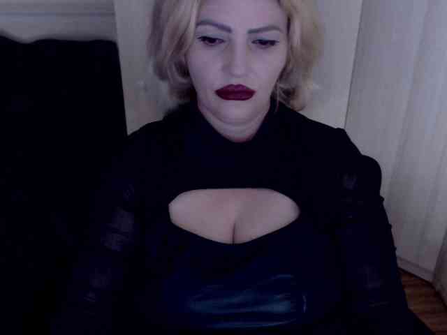 Mistress-Demi webcam