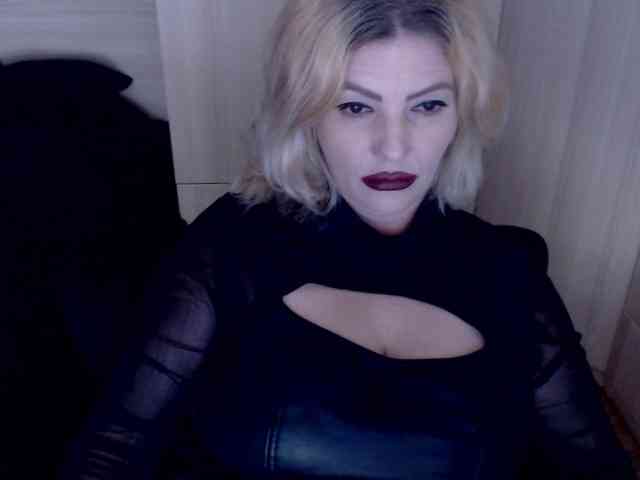Mistress-Demi webcam