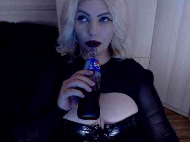 Mistress-Demi webcam