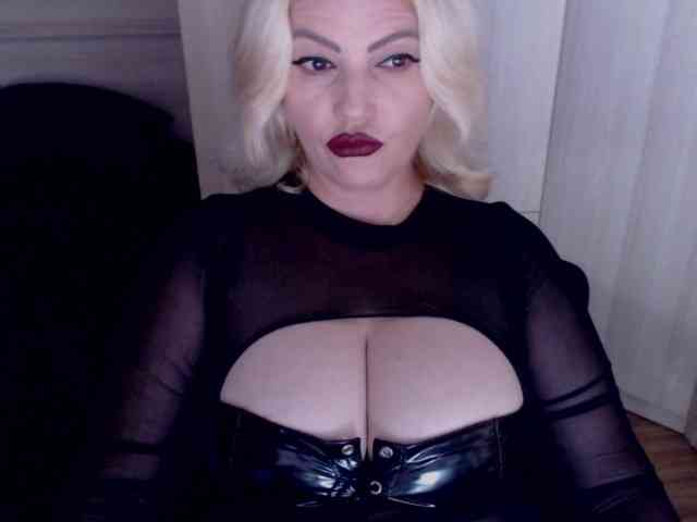 Mistress-Demi webcam