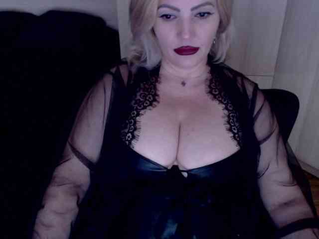 Mistress-Demi webcam