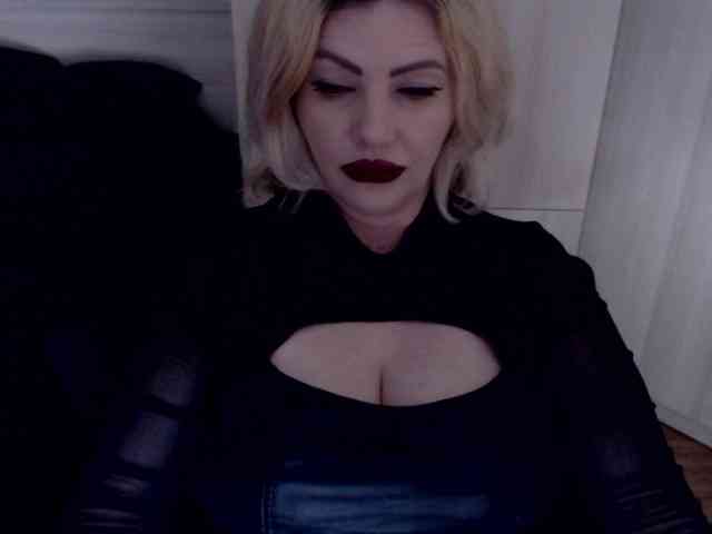 Mistress-Demi webcam