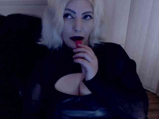 Mistress-Demi webcam