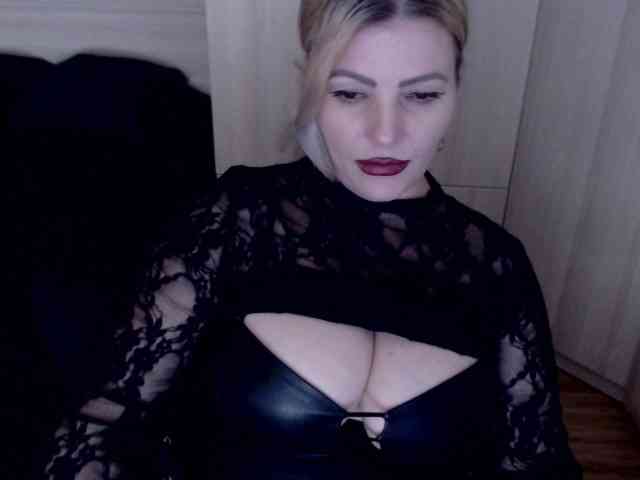 Mistress-Demi webcam