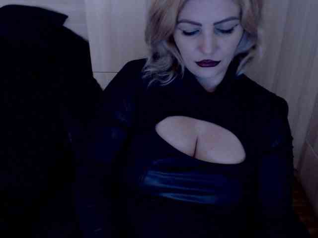 Mistress-Demi webcam