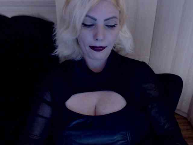 Mistress-Demi webcam