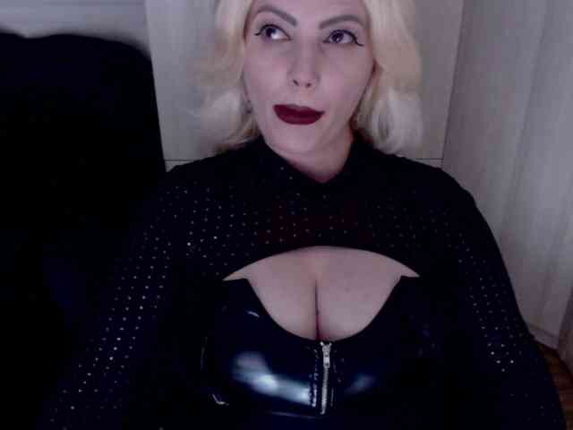 Mistress-Demi webcam