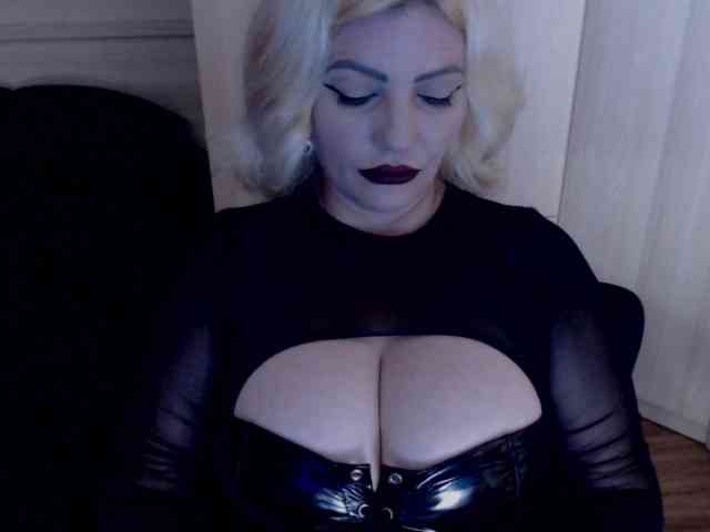 Mistress-Demi webcam