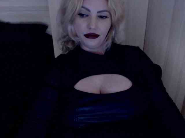 Mistress-Demi webcam