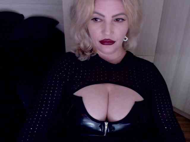 Mistress-Demi webcam