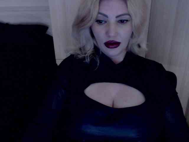 Mistress-Demi webcam