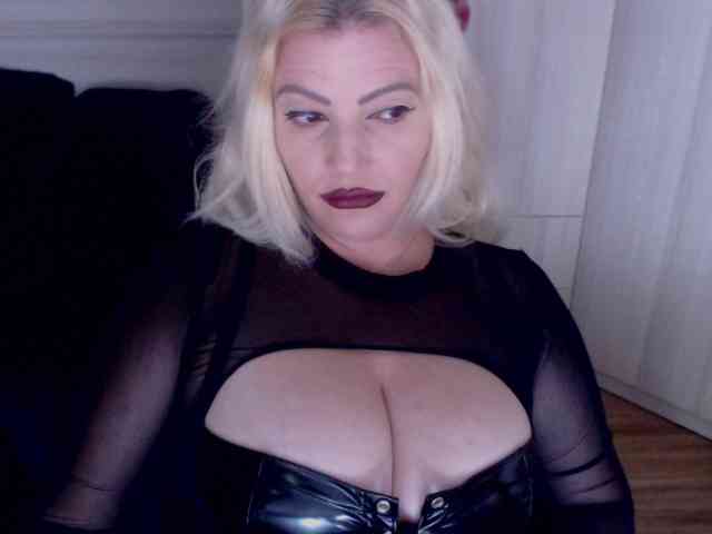 Mistress-Demi webcam