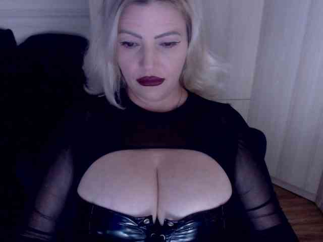 Mistress-Demi webcam