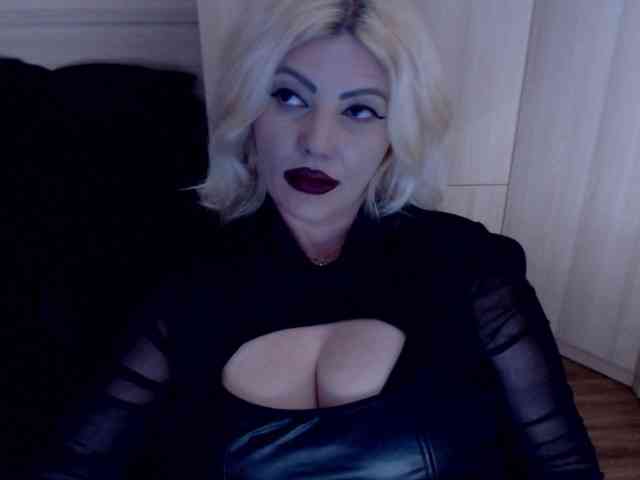 Mistress-Demi webcam