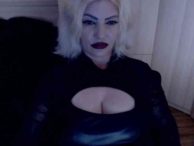 Mistress-Demi webcam