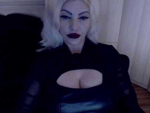Mistress-Demi webcam