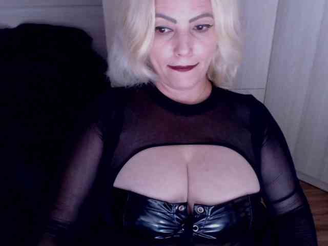 Mistress-Demi webcam