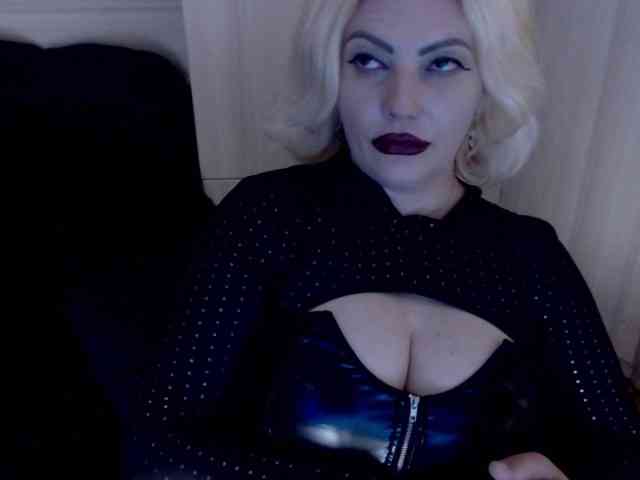Mistress-Demi webcam