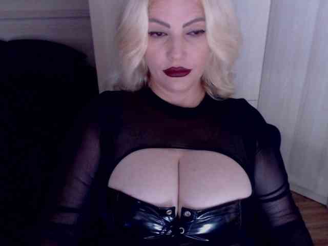 Mistress-Demi webcam