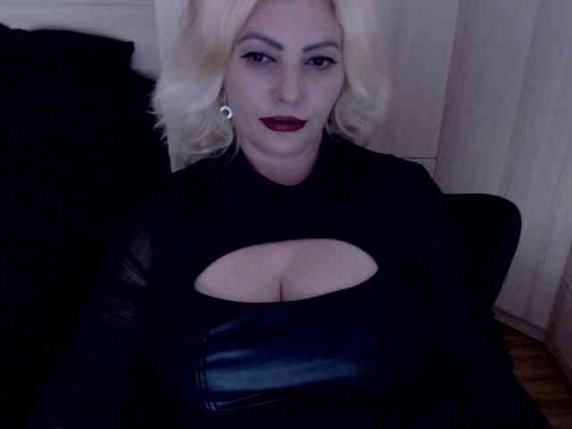 Mistress-Demi webcam