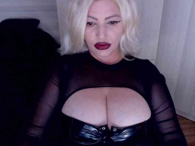 Mistress-Demi webcam