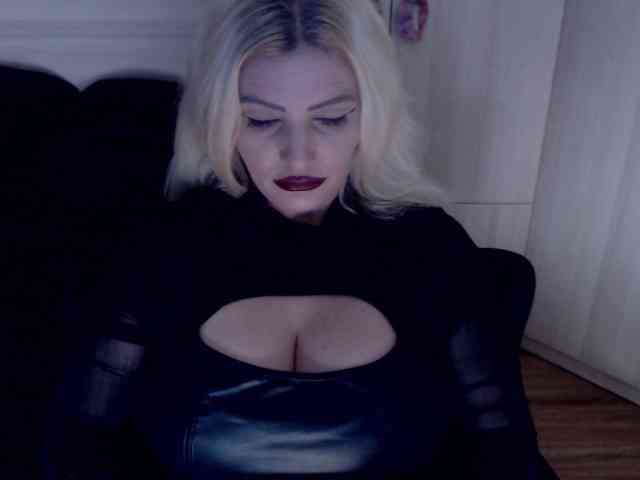 Mistress-Demi webcam