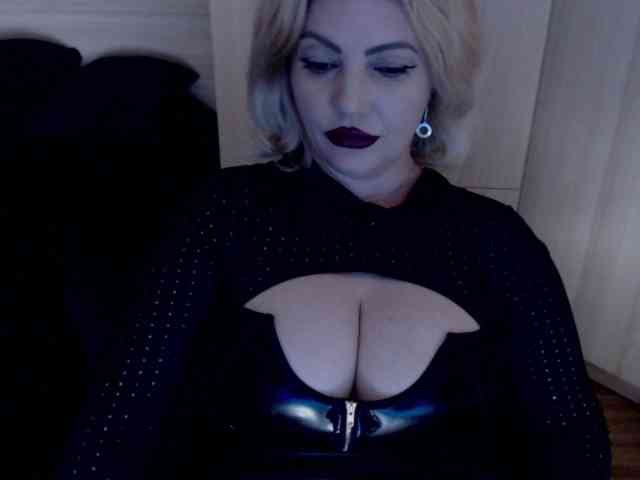 Mistress-Demi webcam