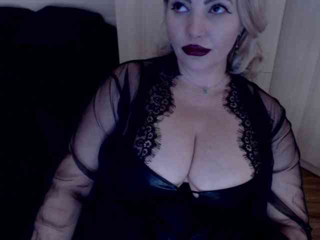 Mistress-Demi webcam