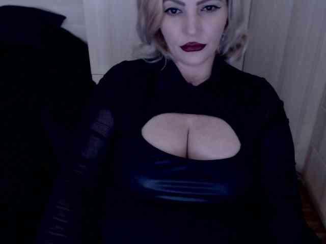 Mistress-Demi webcam