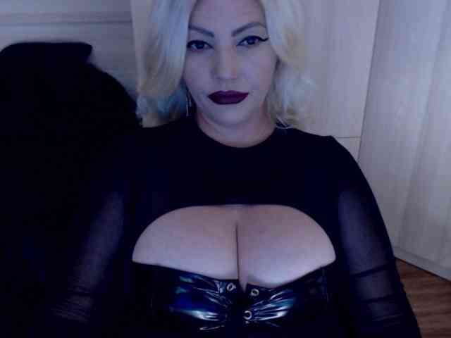 Mistress-Demi webcam