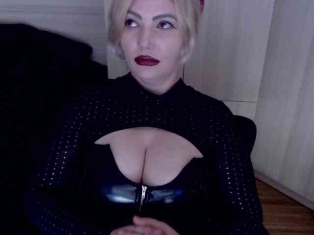 Mistress-Demi webcam