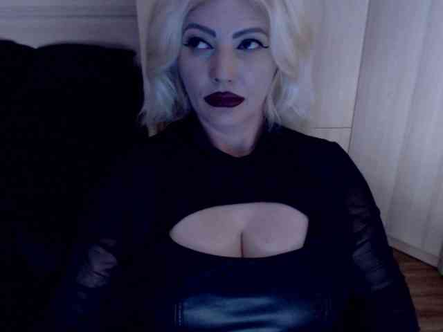 Mistress-Demi webcam